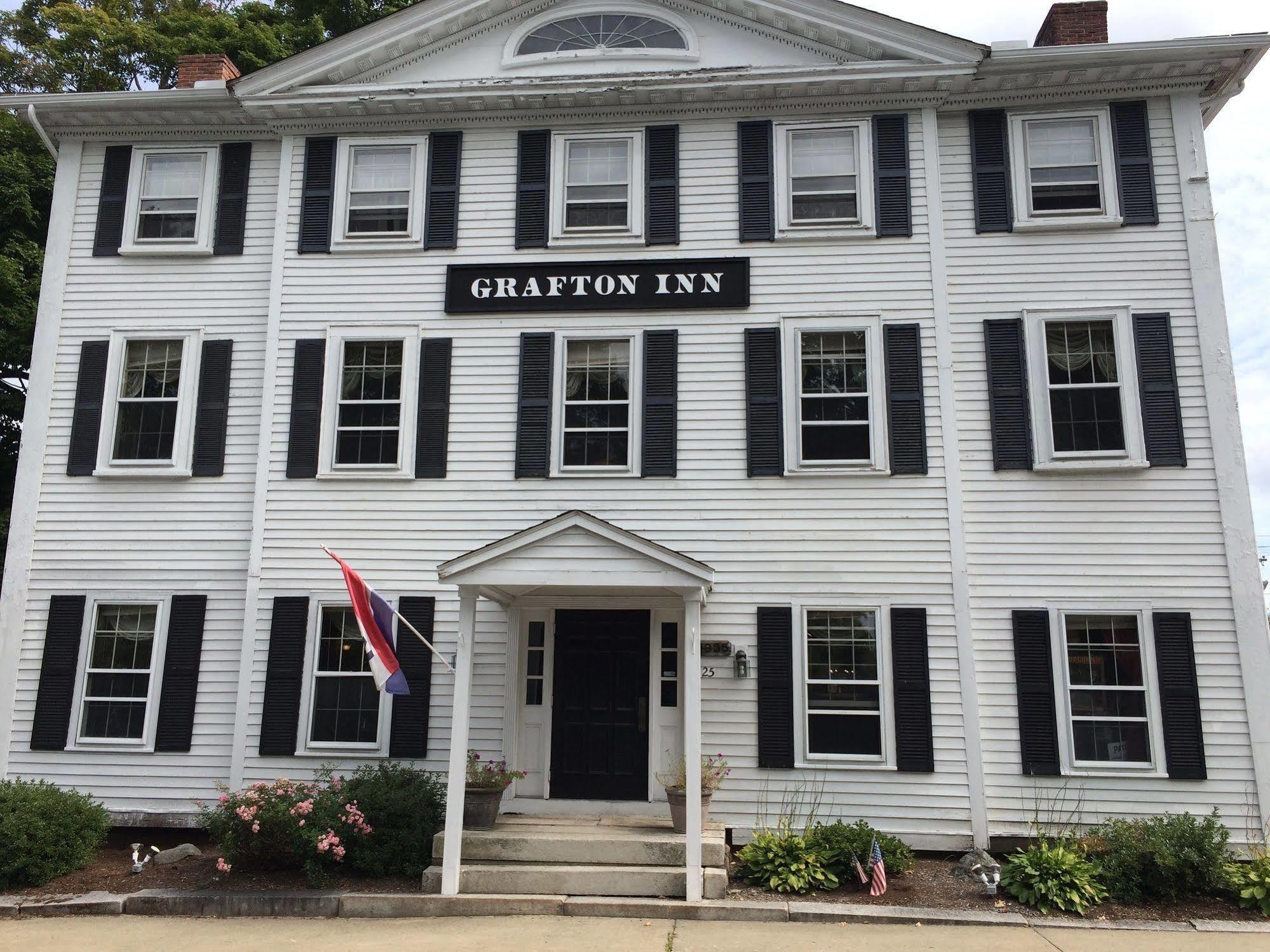 Hunters Grille And Tap At The Grafton Inn Екстер'єр фото
